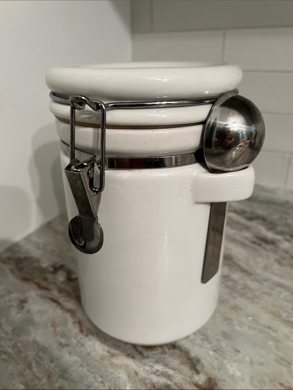Set of Large Ceramic Airtight Storage Canister and spoon - Oggi